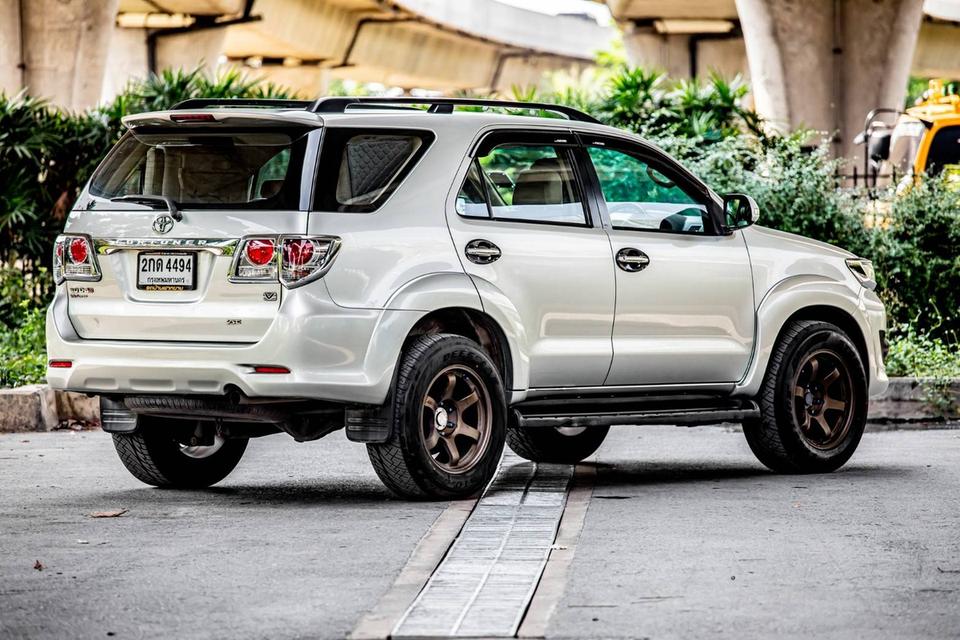 TOYOTA FORTUNER 3.0V สีเทา ปี2013 เกียร์ออโต้  5