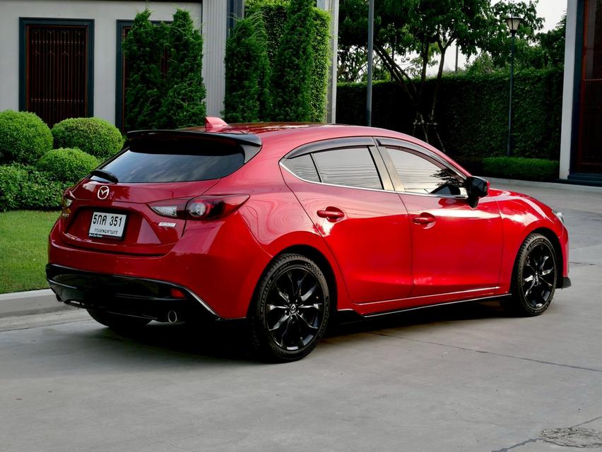 MAZDA 3 2.0S Spotsปี 2015 เข้าศูนย์ทุกระยะ อุปกรณ์ครบ บุ๊คเซอร์วิส กุญแจ2ดอก