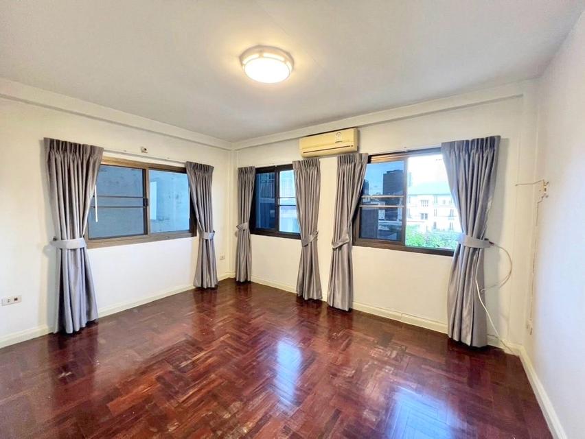 ให้เช่า ทาวน์โฮม บ้าน อารีย์สัมพันธ์4 300 ตรม. 30 ตร.วา เหมาะเป็นสำนักงาน ออฟฟิต ใกล้ BTS อารีย์ อนุสาวรีย์ 3