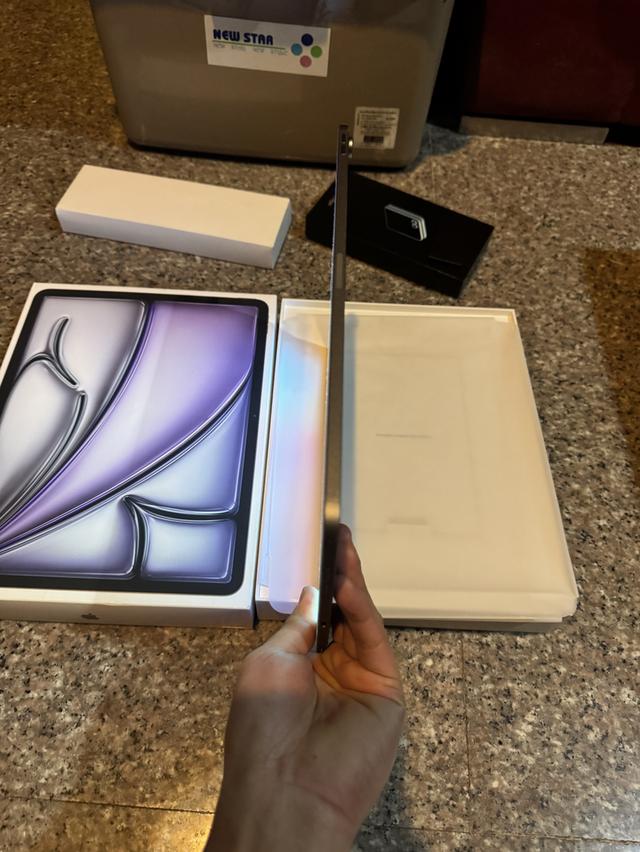 ขายๆๆๆถูกๆๆiPadAir13นิ้ว M2 สีSpace Gray 128กิ๊กWifi Only มีกล่องอีมี่ตรงใช้งานดีทุกๆฟังชั่นสูนTrueทุกๆฟังชั่นรีสโตได้ตลอดไม่มีติดไอคราว Model TH/A ( 6