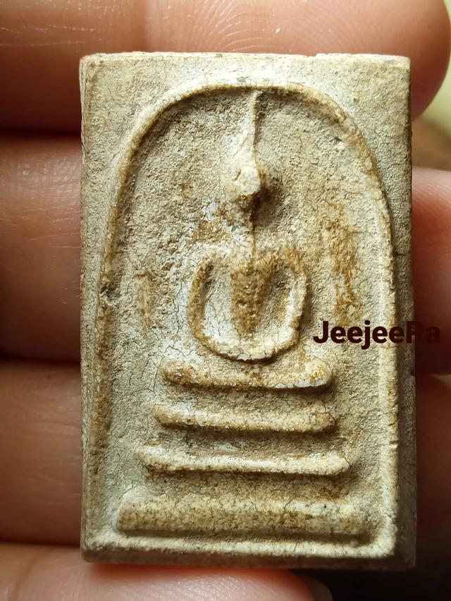 พระสมเด็จเก่าสวยเก่าธรรมชาติมีน้ำมันว่านดันออกมา