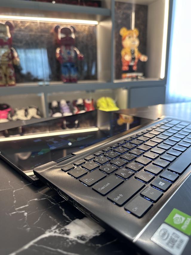 Asus Zenbook 5