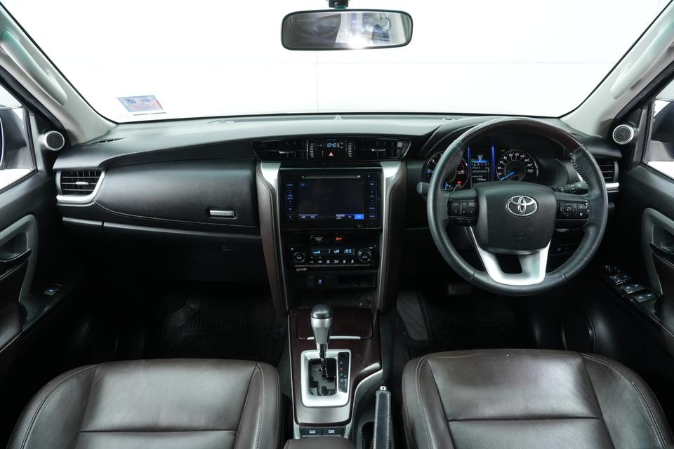 2016 TOYOTA FORTUNER 2.4 V 4WD SUV สีเทา ไมล์ 87553 กม. 11