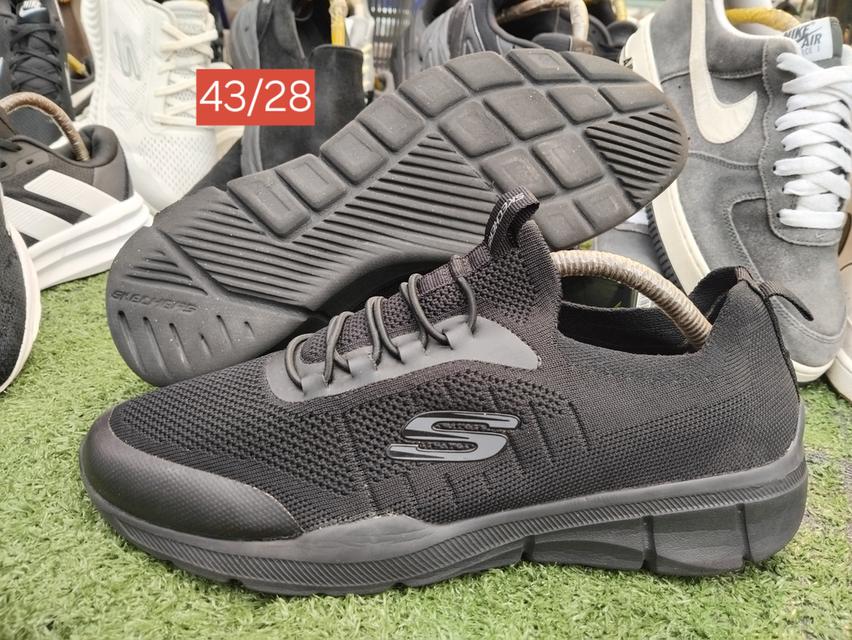 SKECHERS SLIP-ON EUR 43/28สวยมากไม่มีตำหนิไม่ซ่อมใดๆ650ค่าส่ง50