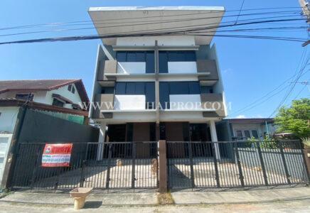 ทาวน์โฮมสร้างใหม่ 3 ชั้น ถ.ติวานนท์ 52 ท่าทราย เมืองนนทบุรี 1