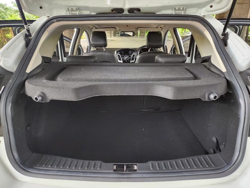 Ford Focus 2.0 Sport+ Hatchback AT ปี 2014 รถสวยมือเดียว รุ่นท๊อปซันรูฟ 18