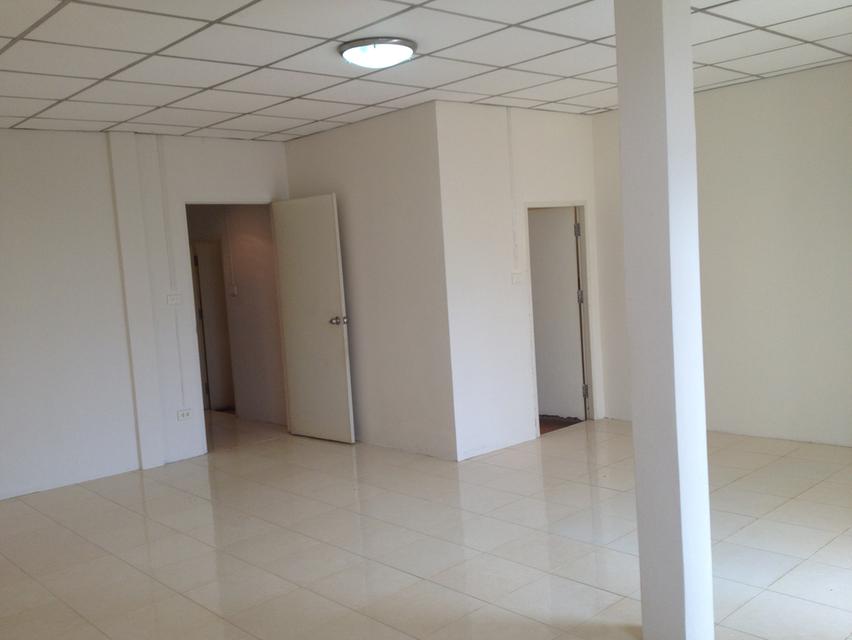 ให้เช่าทาวน์เฮ้าส์ 2 ชั้น 4 ห้องนอน 3 ห้องน้ำ 32 ตร.ว. แอร์ 3 เครื่อง ใกล้ทางด่วนสุขาภิบาล 5 รามอินทรา เพียง 12,000 บาท เหมาะทำโฮมออฟฟิศหรือพักอาศัย 11