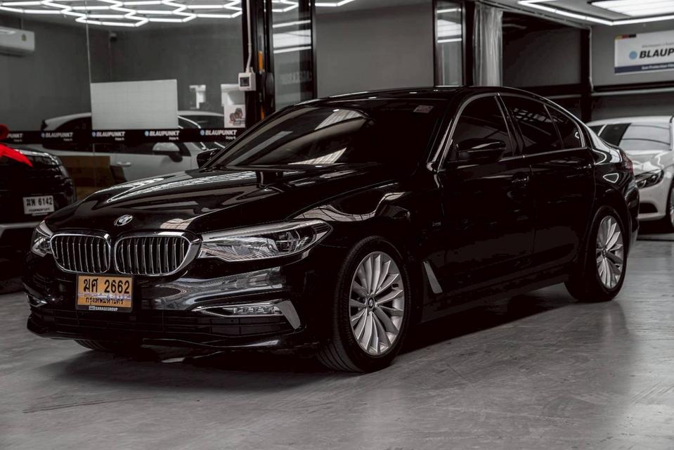 รหัสรถ 67GG2662 BMW 520d Luxury Limousine G30 ปี2017