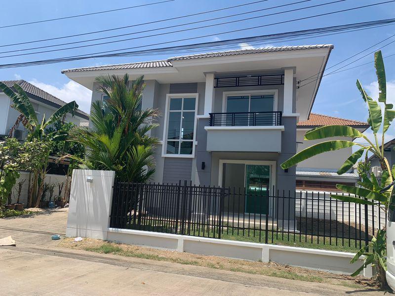 ขายบ้านเดี่ยว 2 ชั้น เนื้อที่ 56 ตรว.  หมู่บ้านพฤกษาวิลเลจ 31 เดอะซีซัน ซ.3 ซ.วัดลาดปลาดุก 1