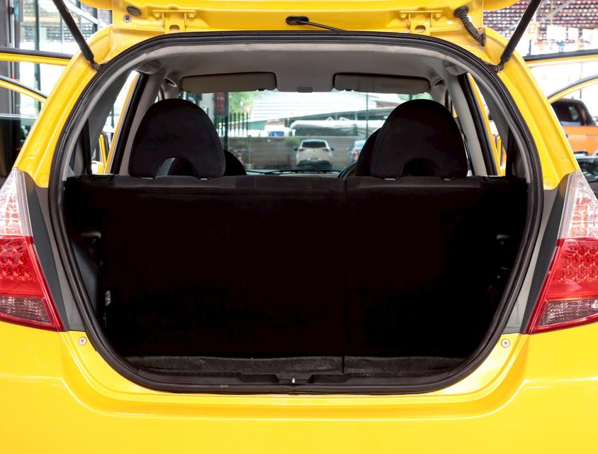HONDA JAZZ 1.5 ปี 2006 14