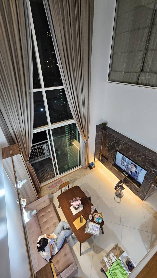 ขายคอนโด​ดิเอมไพรเพลส  สองชั้น 2น.2น้ำ 106ตรม. 6