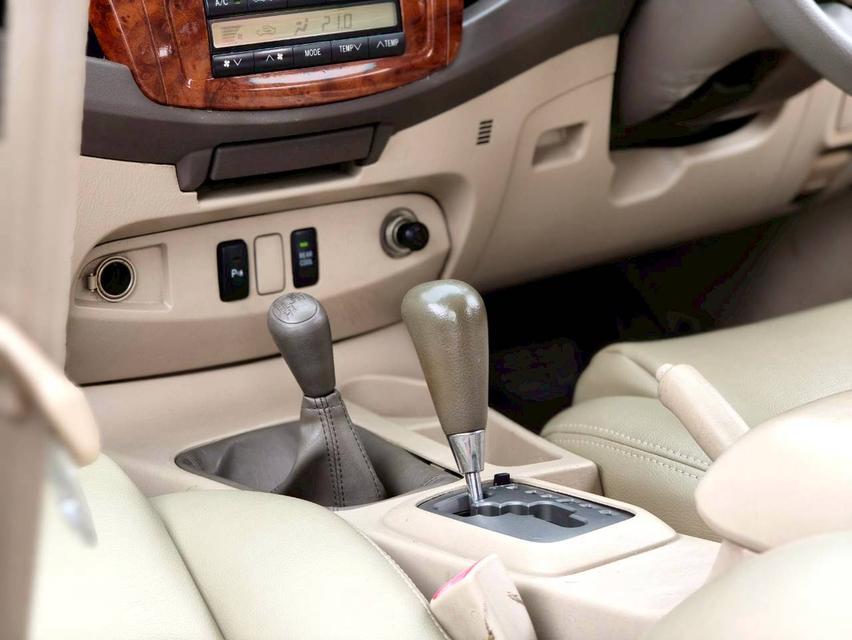 Toyota fortuner 3.0 v 4wd ปี 2006 ตัวท็อป ไมล์น้อย สภาพสวย น็อตเดิม รูปที่ 17