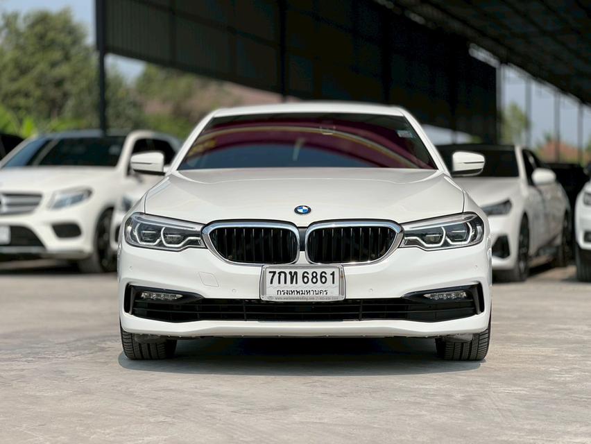 ปี 2018 BMW SERIES 5, 520d SPORT รถบ้าน เซอร์วิสศูนย์ทุกระยะ รูปที่ 2