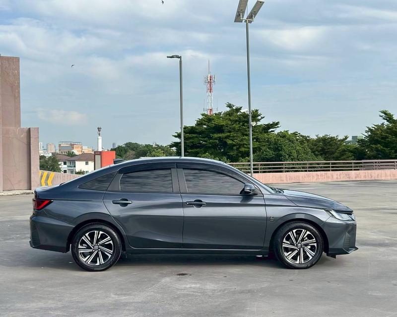 TOYOTA YARIS ATIV 1.2 PREMIUM เกียร์  Auto สีเทา ปี 2022 20