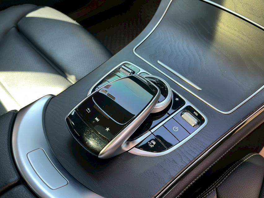 Mercedes-Benz GLC250d 4MATIC AMG Dynamic รถปี 2018 จดทะเบียนปี 2019 15