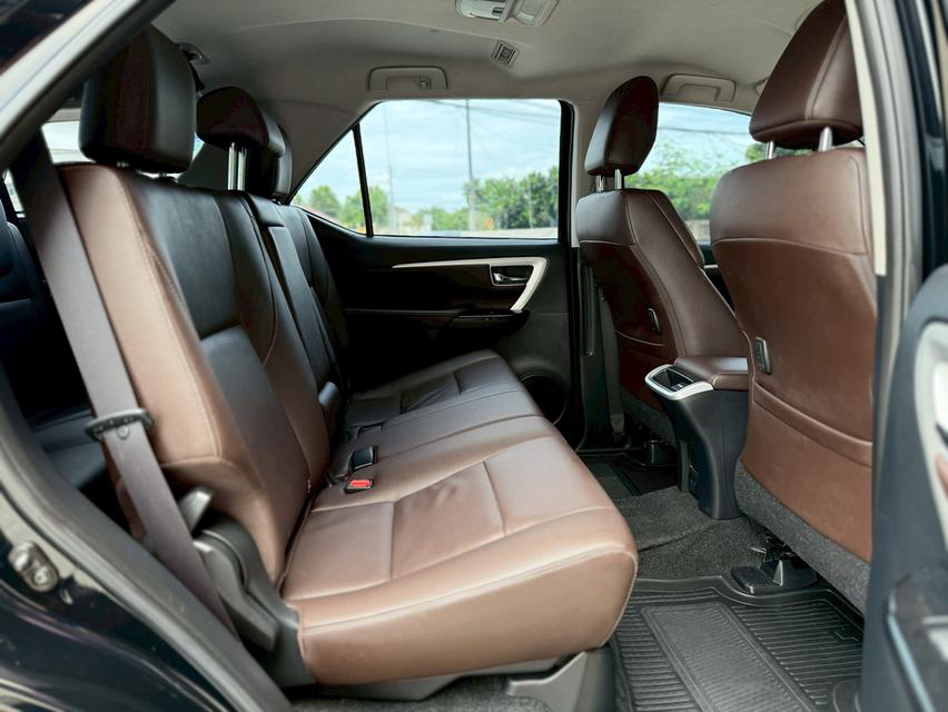 ขาย Toyota Fortuner 2.8V ปี18 14