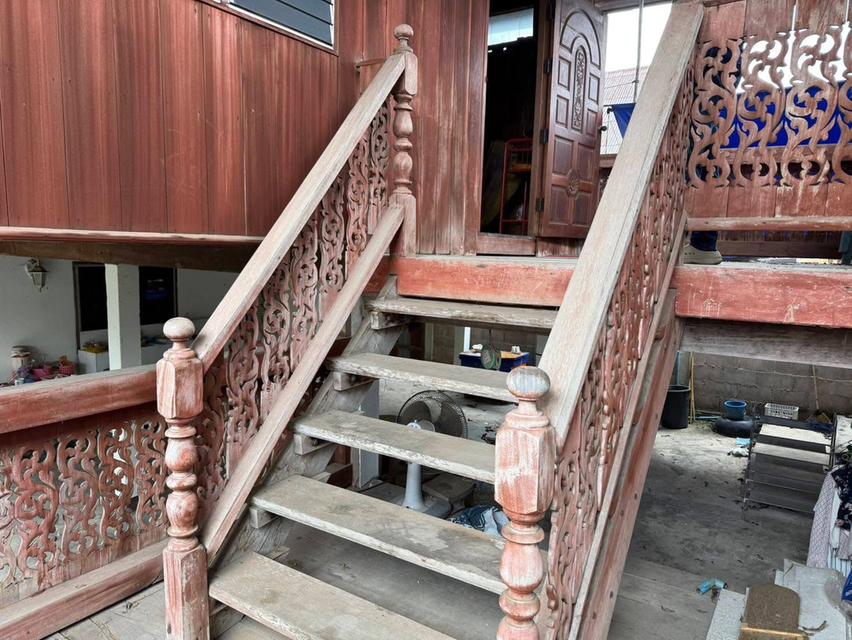 บ้านพร้อม ที่ดิน ติดถนน 4