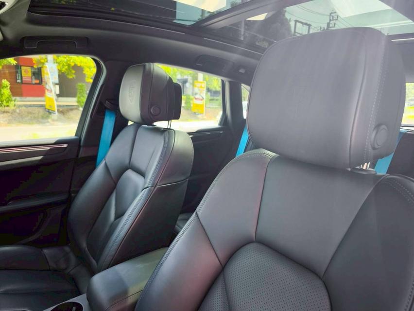 รหัสรถ KPV818 2022 PORSCHE MACAN 2.0 Minor Change สี Miami blue 9