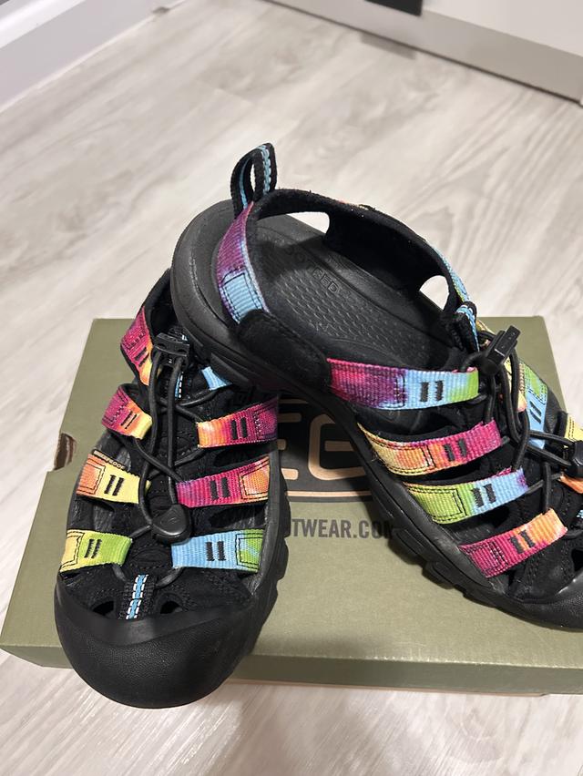 รองเท้าKEEN Newsport retro รูปที่ 2