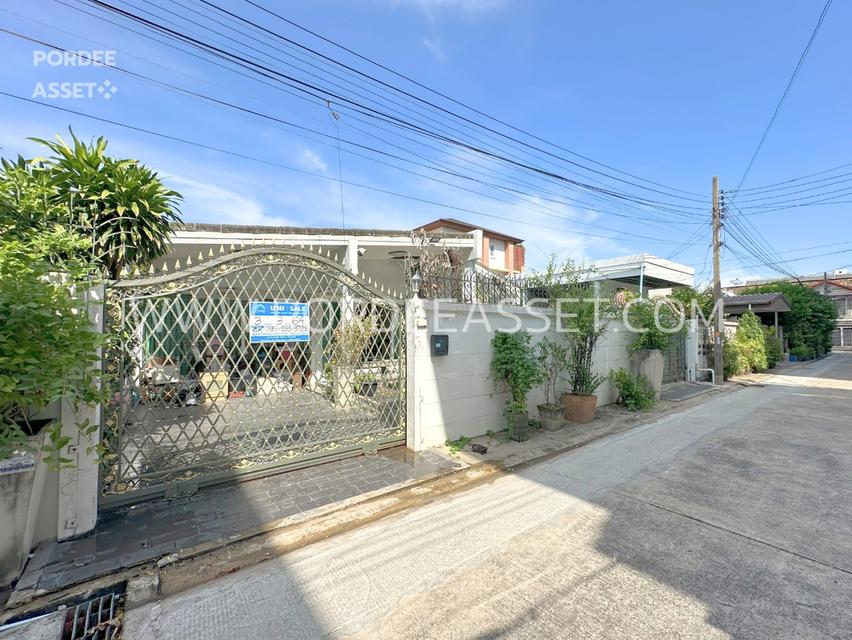 บ้านชั้นเดียว 64 ตร.ว. รัชดานิเวศน์ ประชาราษฎร์บำเพ็ญ24 ใกล้รถไฟฟ้า MRT ห้วยขวาง สุทธิสาร เข้าออกได้หลายทาง รัชดาภิเษก ลาดพร้าว เหม่งจ๋าย เลียบด่วนเอก 2