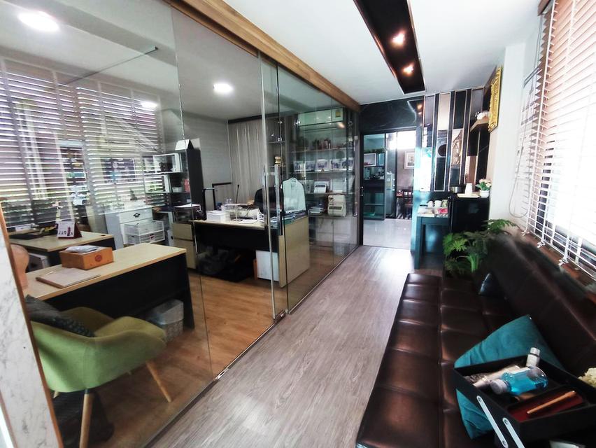ขายอาคารพาณิชย์ 2 คูหา ทำเลทอง ตกแต่งเป็น HOME OFFICE, ที่พักอาศัย, หรือรร.เอกชน ซอยสังคมสงเคราะห์5 ลาดพร้าว71 11