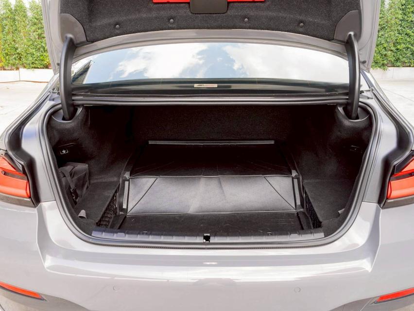 BMW 530e M Sport ปี 2022 *BSI 5 ปีหรือ 100,000 โล ถึง 18/3/2027*อะไหล่รับประกัน 5 ปี ไม่จำกัดระยะทาง 6