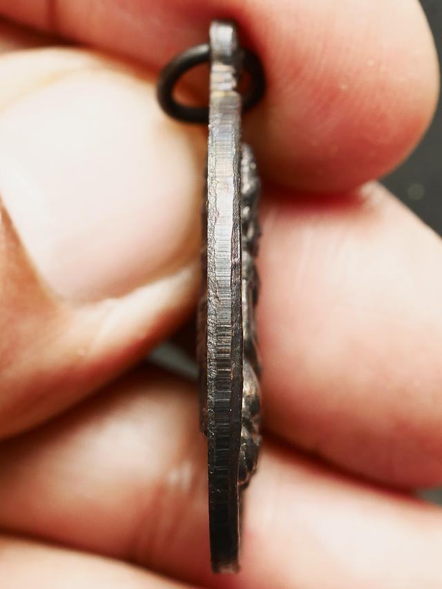 เหรียญจอมสุรินทร์ ลป.ดุลย์ วัดบูรพาราม ปี 2513....เก่า เดิมๆ รูปที่ 8