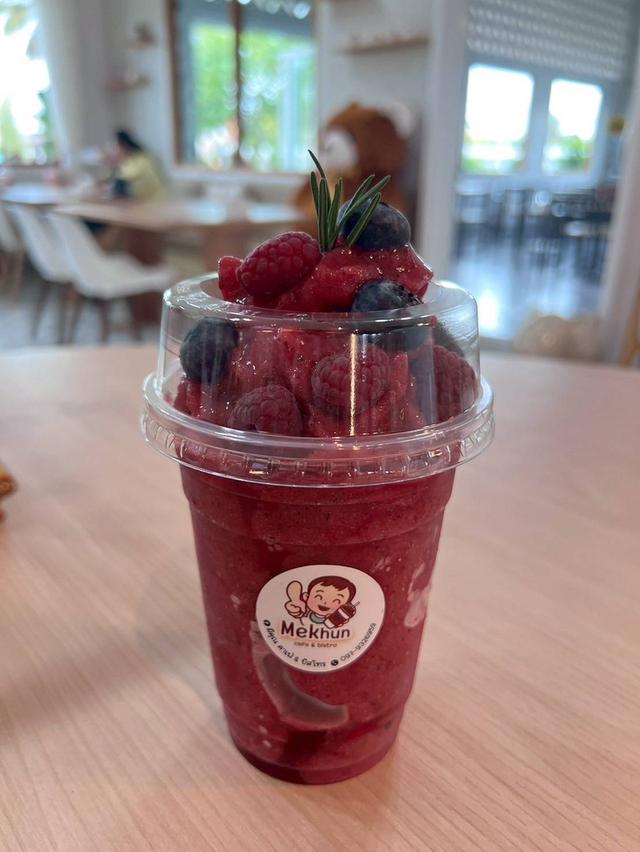 MeKhun Cafe and Bistro (มีคุณ คาเฟ่ แอนด์ บิสโทร) ร้านอาหาร คาเฟ่ เสื้อผ้ามือสอง และของตกแต่งบ้าน ราชบุรี 13