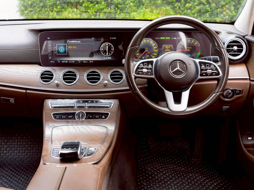 Mercedes Benz E300e Exclusive  ปีจด 2020 12