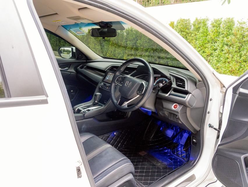 Honda Civic Fc 1.8 EL ปี 2020 13