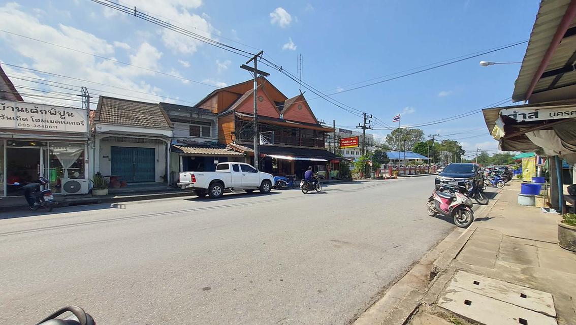 ขายด่วน! บ้านทำเลทอง หน้าอำเภอพิปูน ติดถนนหลัก ใกล้ 7-Eleven เหมาะค้าขาย–ทำธุรกิจ–ลงทุน 4