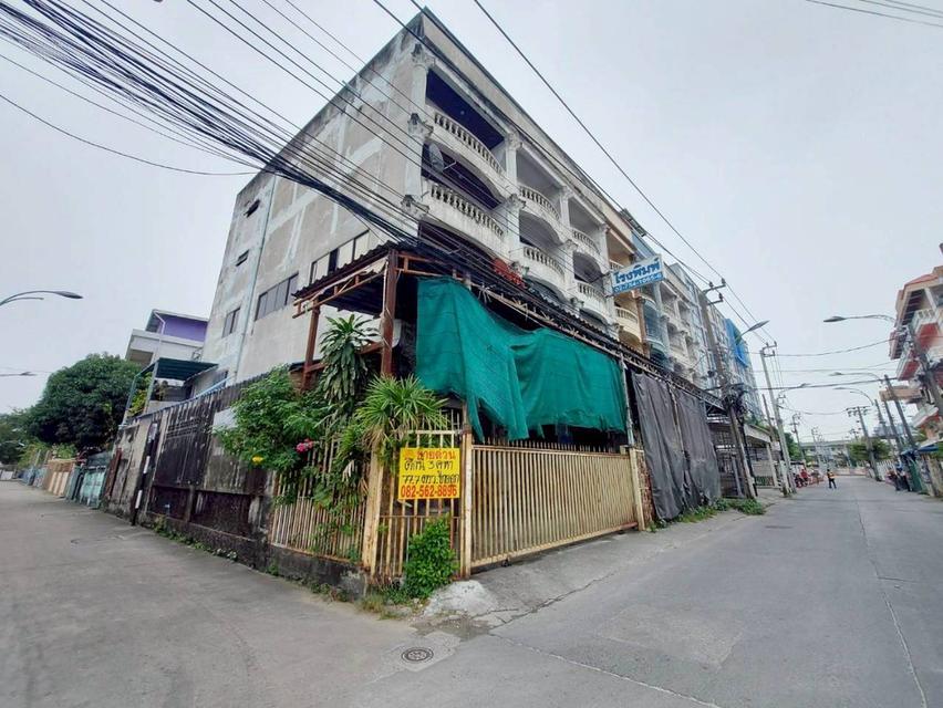 ขายตึก 4 ชั้น 3 คูหา ซอยสำโรงเหนือ 7 ใกล้อิมพีเรียลเวิลด์สำโรง 2