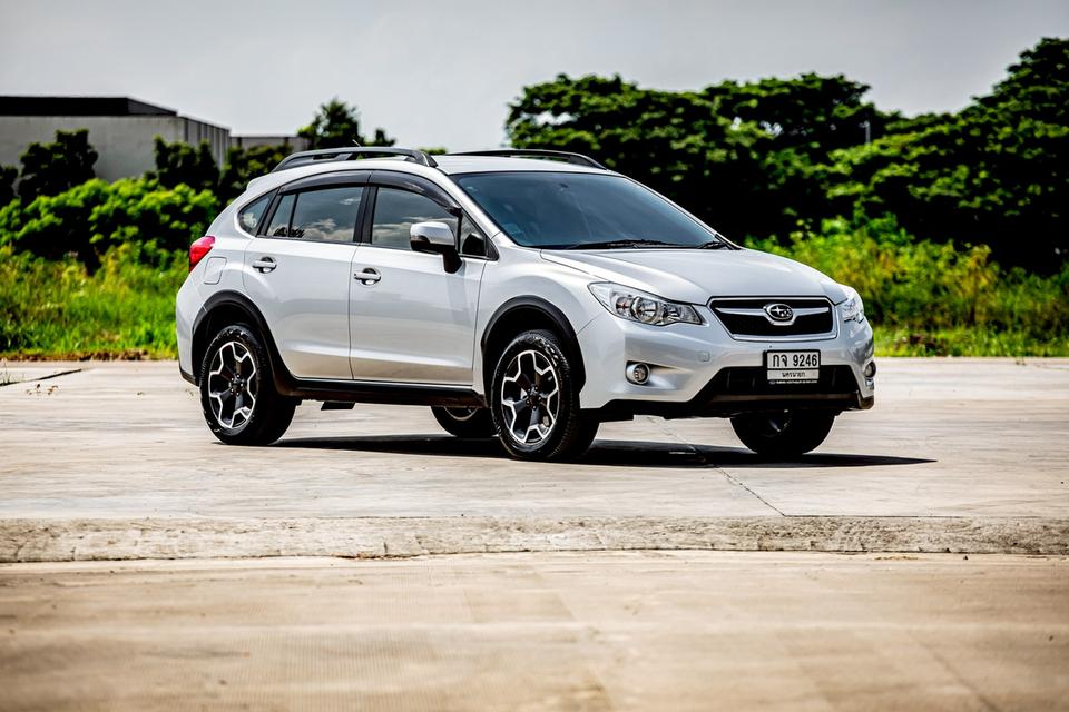 Subaru Xv 2.0 AWD สีเทา ปี 2013