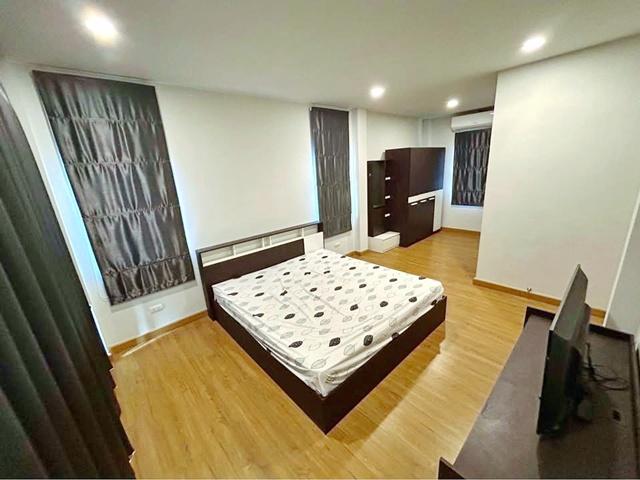 ม.กรุงเทพ รังสิต 3.2กม. ซ.บงกช31-37 เช่าบ้านเดี่ยว 2 ชั้น 55ตร.ว. 205ตร.ม. 3น้ำ 4นอน ตลาดคลองหลวง 2กม. 4