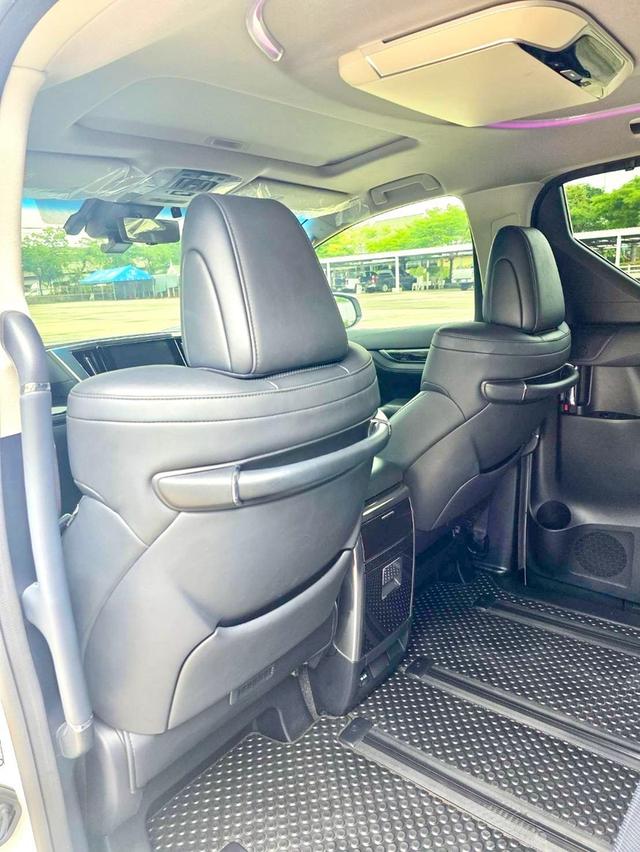 Toyota ALPHARD 2.5SC PACKAGE สีขาว ปี 2023 ไมล์ 30,000 กม.  9