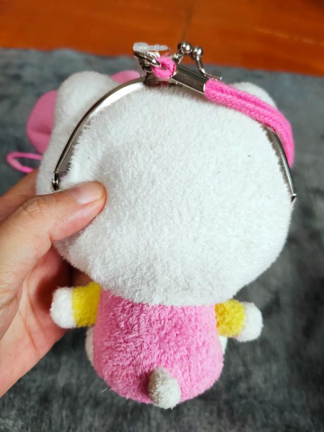 กระเป๋าตุ๊กตาคิตตี้งานเก่า '76, '11 sanrio มีสายคล้องคอ 650 บาท