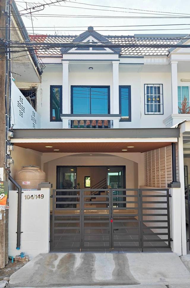 หมู่บ้านรุ่งนภา ร่มเกล้า 16 1