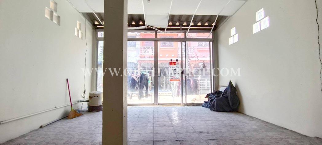 ทาวน์เฮ้าส์ หมู่บ้าน นครทองปาร์ควิว 1 ถนนบางกรวย-ไทรน้อย 13