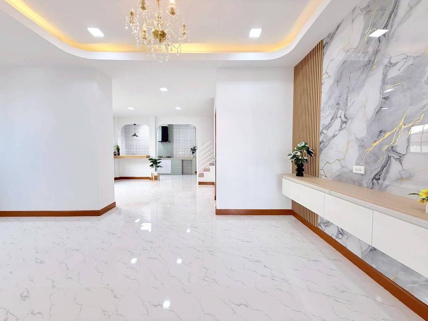 🔥 ฟรีโอน! ได้บ้าน 3 นอน #มีห้องนอนชั้นล่าง อยู่หนองจอกแบบนี้ คุ้มเกินราคา! 2