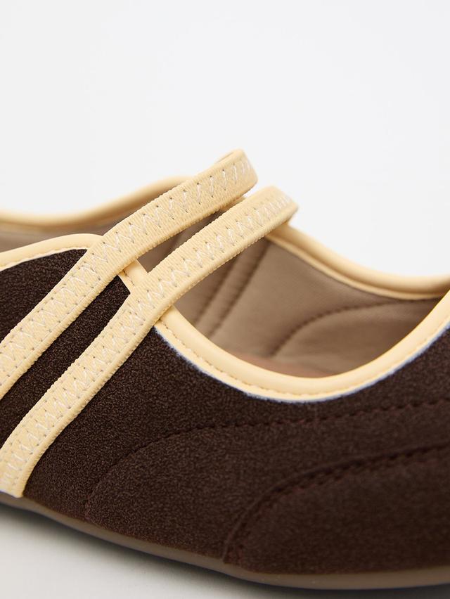 Pomelo รองเท้าบัลเล่ต์