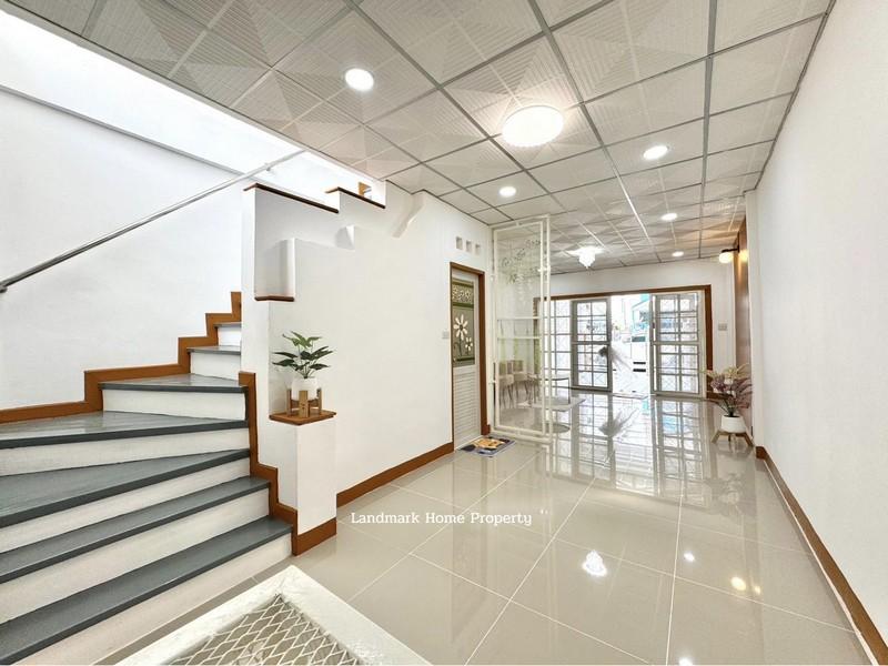 lN-070 ขายทาวน์เฮ้าส์ 2 ชั้น มบ.มนวดี ซอยวัดลาดปลาดุก บ้านสไตล์มินิมอล ออกแบบลงตัว มีเทอเรส รีโนเวทใหม่พร้อมอยู่ 4