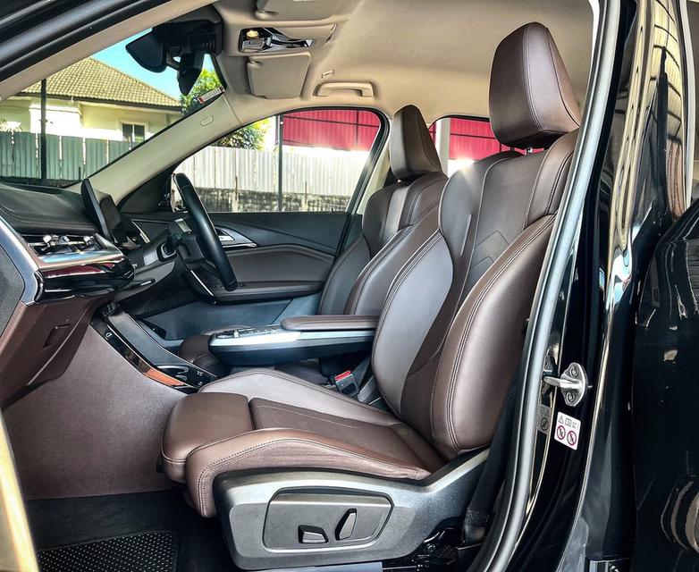 2023 BMW X1, 1.5 sDrive18i โฉมปี 23-ปัจจุบันเครื่องยนต์เบนซิน LCI รหัสตัวถังU11 รถสีดำ รูปที่ 8