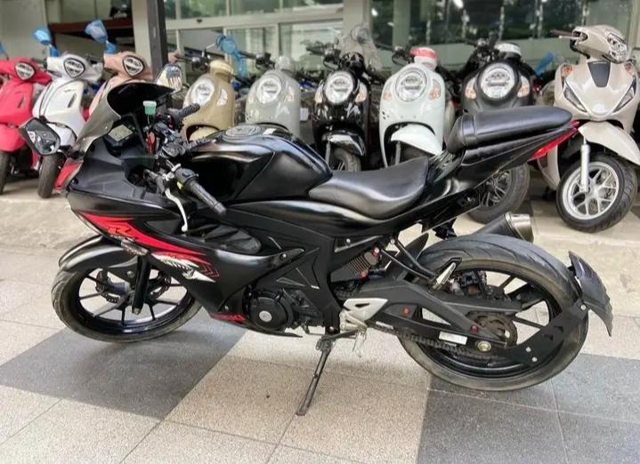 2017 Suzuki GSX-R150 สีดำ 3