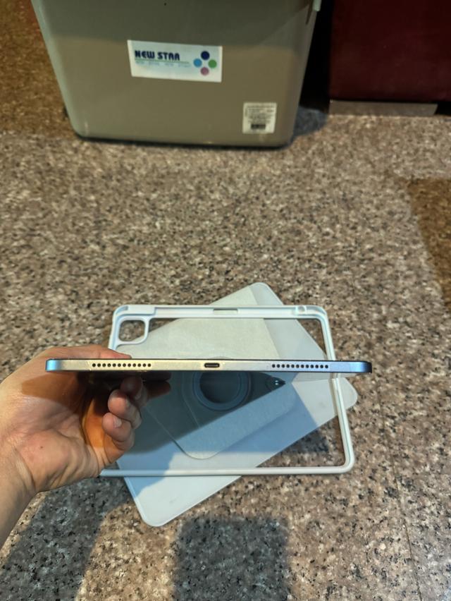 ขายๆๆๆถูกๆๆiPadAir5 M1 สีBlue 64กิ๊ก Wifi Only ใช้งานดีทุกๆฟังชั่นสูนTrueทุกๆฟังชั่น Model TH/A  สภาพ: 95% สวยๆๆคับ  ราคา: 7500 มารับเอง 6990 จากกระท 4