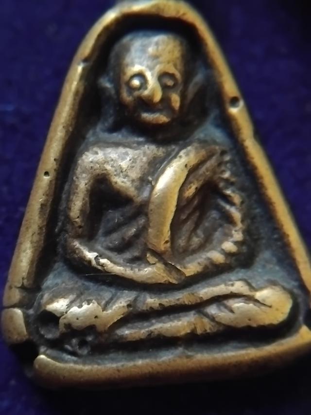 พระเครื่อง หลวงพ่อเงินจอบเล็ก