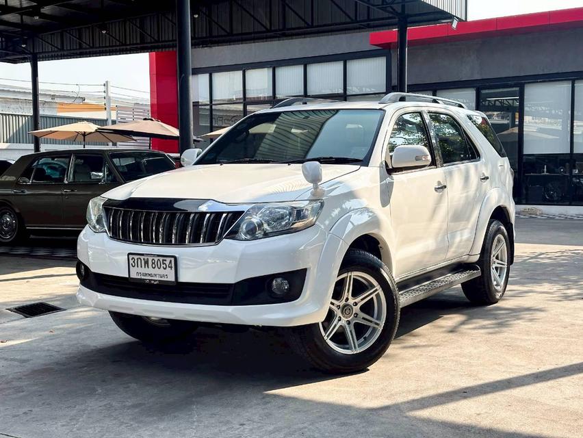 ขายรถ Toyota Fortuner 2.7V LPG ปี 2011 สีขาว เกียร์ออโต้