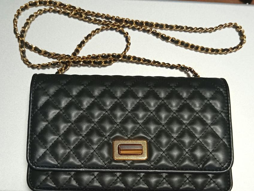 กระเป๋า cross body สายสะพาย Charles & Keith สีดำ