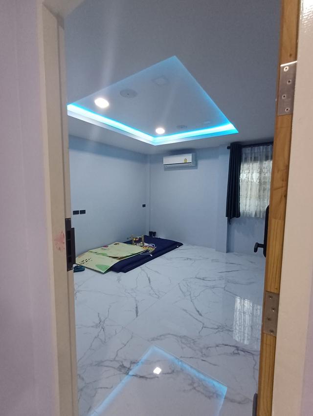 🏡✨ ด่วน! ราคาต่อรองได้! ให้เช่าบ้านเดี่ยว 64 ตร.ว. (200 ตร.ม.) หมู่บ้านฐานทอง 4 นอน + 1 ทำงาน รีโนเวทใหม่! ใกล้ Mega Bangna / สวนหลวง ร.9 👑 5