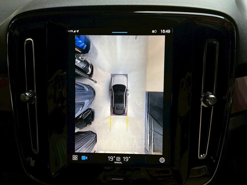 Volvo C40 Recharge Pure Electric  8