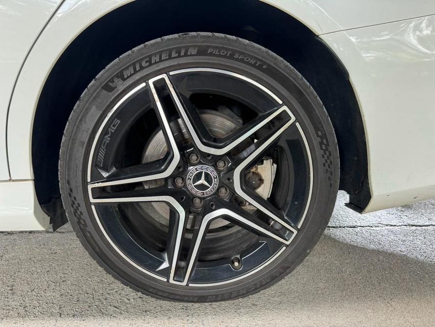 🚗 2022 Mercedes-Benz C300e AMG Dynamic AT รูปที่ 19